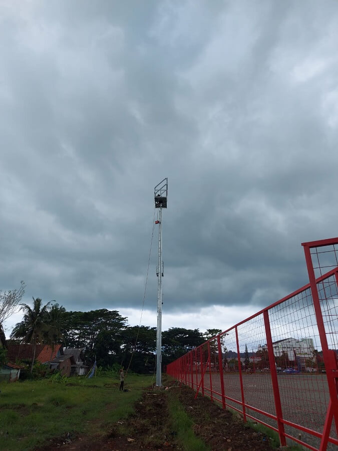 Tiang High Mast Stadion Bandung